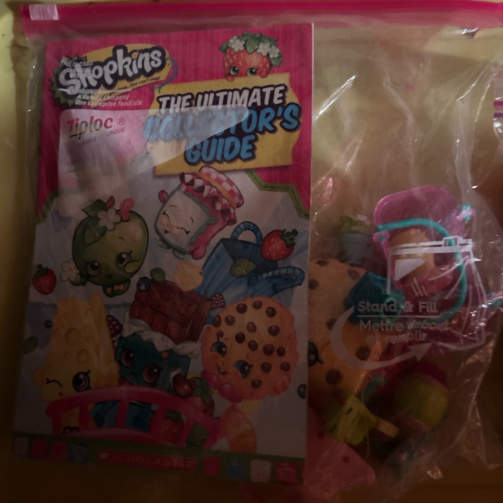 Shopkins Handbook with Pink and Yellow Accessories